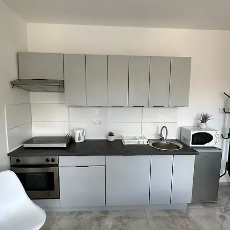 Kawalerka W Gorach Апартаменты Валбжих